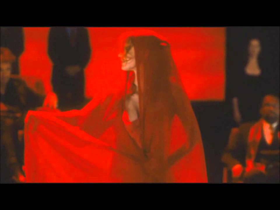Jessica Chastain in Salomé – clip dance
