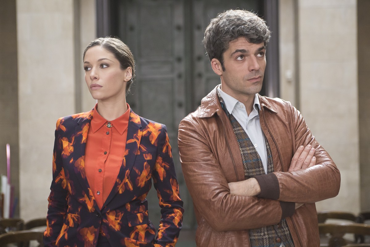 Poli Opposti: due clip della commedia con Luca Argentero e Sarah Felberbaum