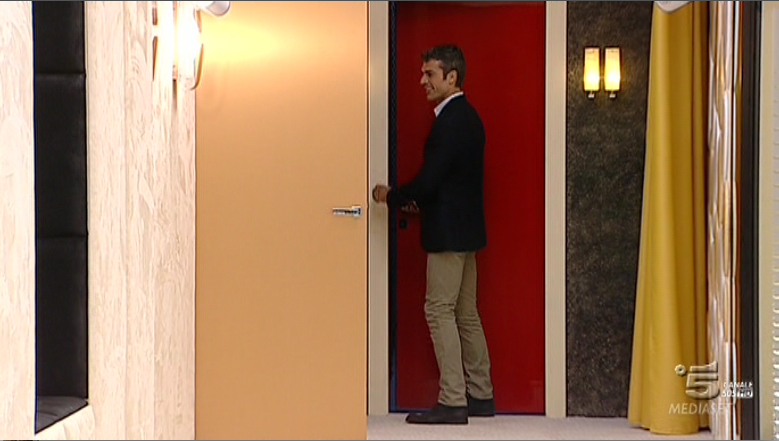 Luca Argentero torna nella Casa del Grande Fratello (foto)