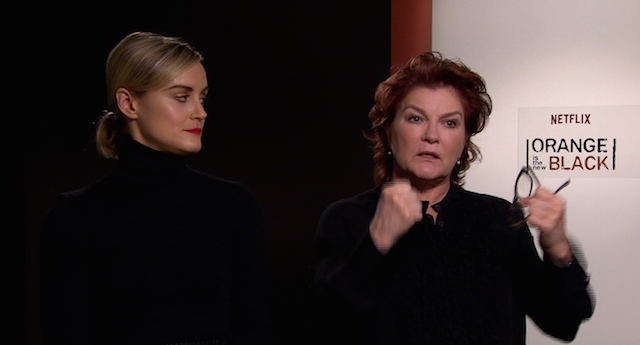 Orange is The New Black, Taylor Schilling e Kate Mulgrew a Blogo: “Nella quarta stagione la prigione sarà sovraffolata, ci saranno grossi problemi…” (video)