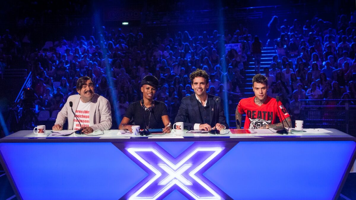 X Factor 2015, prima puntata Bootcamp: assegnate le categorie, Sara rinuncia al posto, tutte le esibizioni