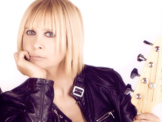 Jo Chiarello a Blogo: “Gli artisti al mondo d’oggi? Prodotti e non più persone. Ho una nuova canzone…”