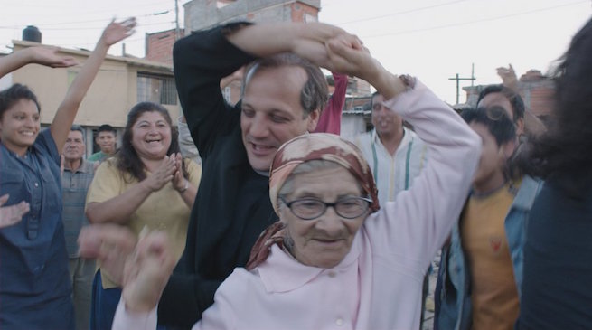 Chiamatemi Francesco – Il Papa della gente: recensione in anteprima del film su Bergoglio