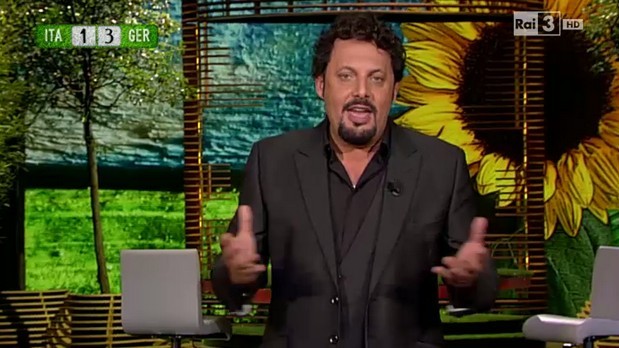 L’erba dei vicini, Enrico Brignano e la “patente” per fare satira politica