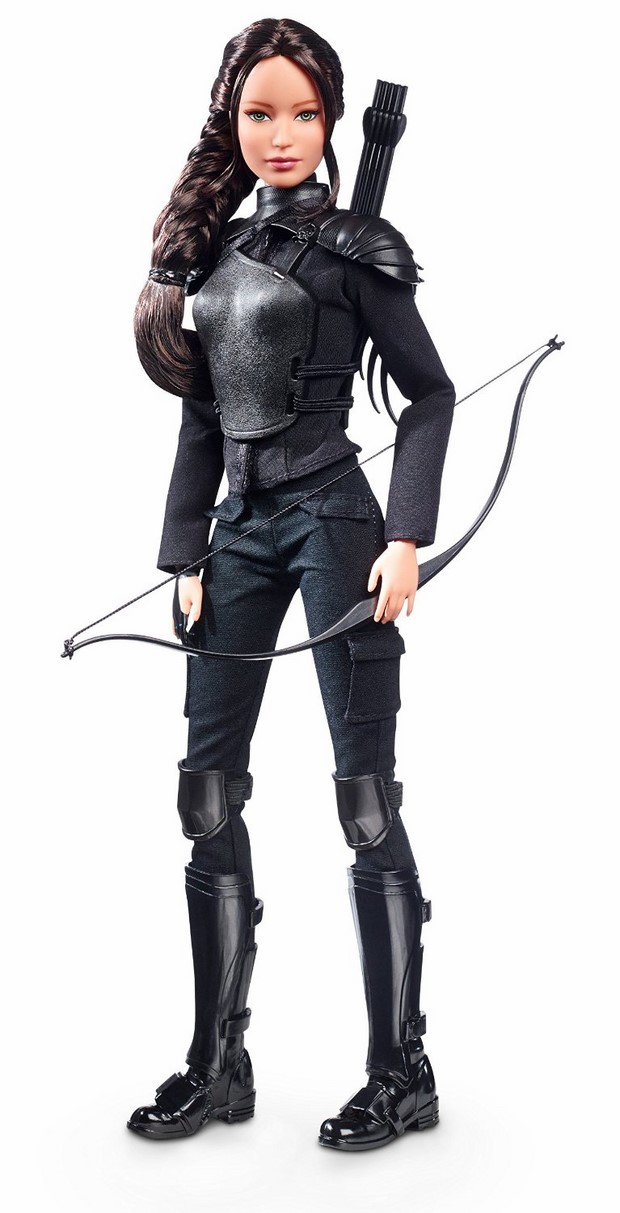Hunger Games: Il canto della rivolta parte 2 – le action figures di Katniss, Peeta e Gale versione “Barbie”