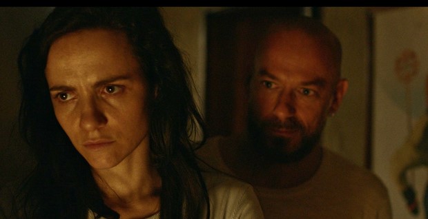In fondo al bosco: trailer, clip e locandina del thriller noir di Stefano Lodovichi