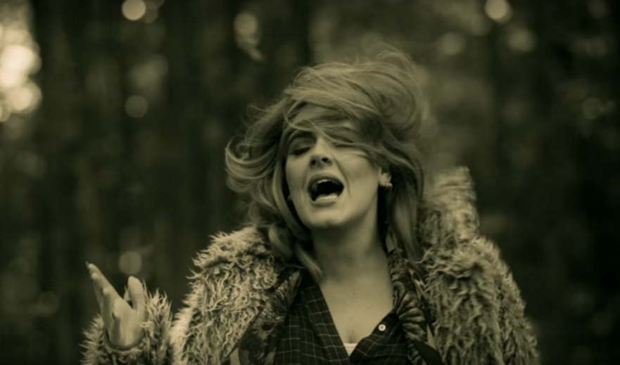 Adele, Hello: boom di donne che ricontattano l’ex dopo averla ascoltata