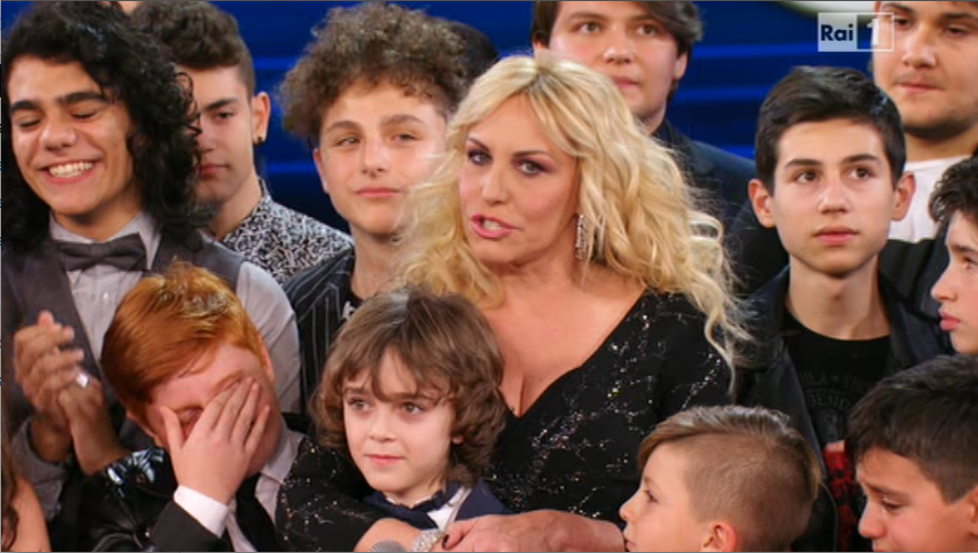 Ti lascio una canzone non tornerà più in onda. L’addio di Antonella Clerici, povera kamikaze di Rai1