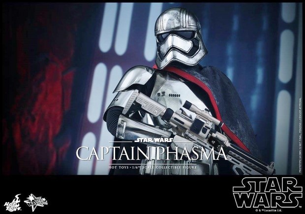 Star Wars 7: nuova action figure del Capitano Phasma by Hot Toys