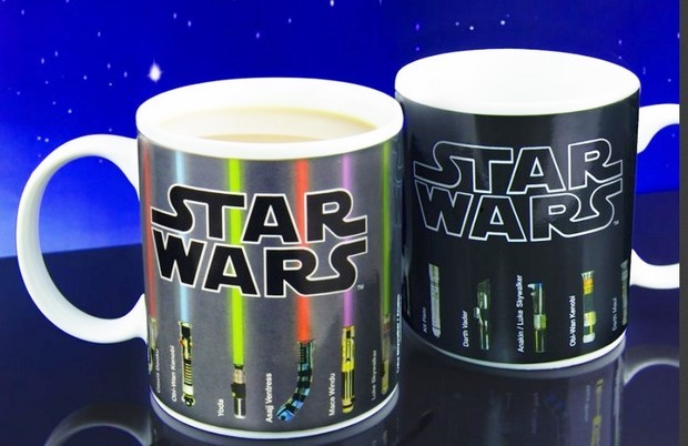 Star Wars gadget: tazza da caffè termosensibile, grembiule Darth Vader e bacchette cinesi