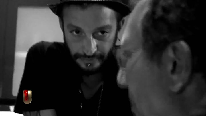 Unici su Negramaro: Giuliano Sangiorgi in cucina
