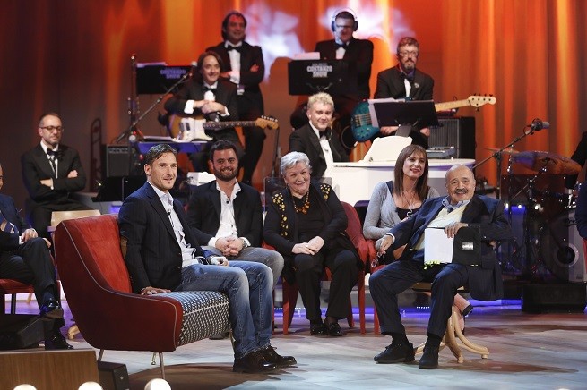 Maurizio Costanzo Show riparte con Totti, Scotti e Vespa. In arrivo anche Renzi ed Agnese?