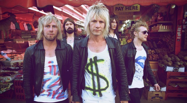 Towers Of London, Shake It: testo, traduzione e video