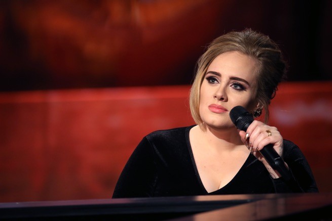Adele a Che tempo che fa: “Non sono all’altezza di Etta James e Aretha Franklin. Loro sono cantanti, io una signora che canta”