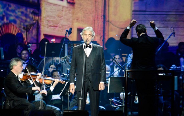 Unici, la puntata dedicata ad Andrea Bocelli: il 1° gennaio 2016 su Rai 2