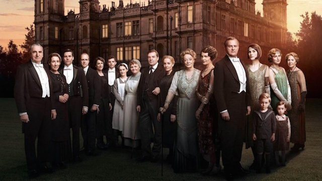 Downton Abbey, per il finale di serie Julian Fellowes lancia un messaggio di speranza alla nostra società