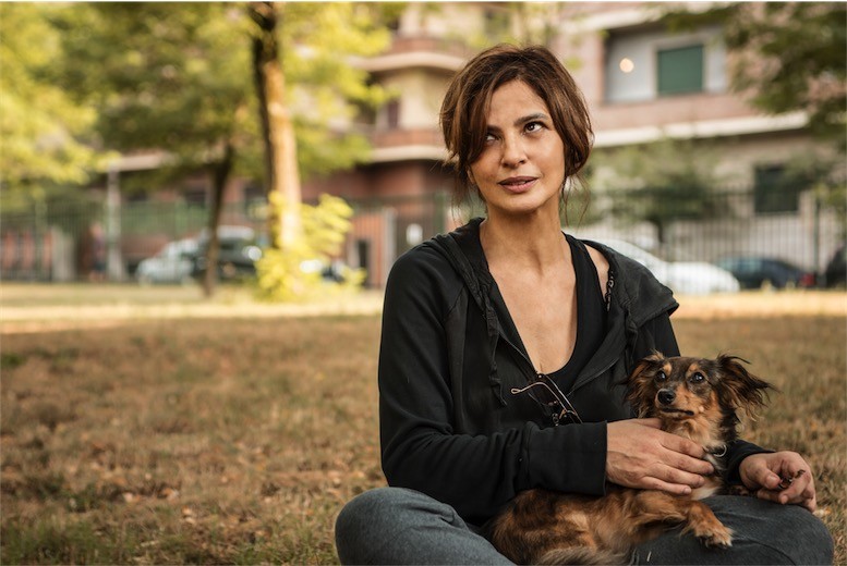 Assolo di Laura Morante, poster, clip, sinossi e trailer italiano