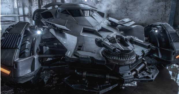 Batman v Superman: nuovi video della Batmobile