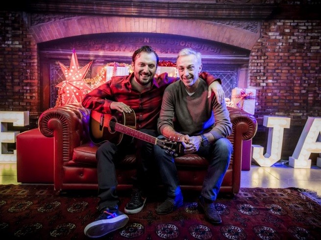 Eccolo qua il Natale, la canzone di Radio Deejay con Cesare Cremonini: testo e video