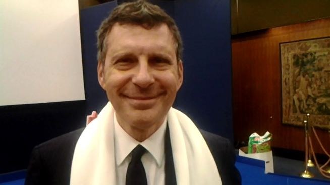 Telethon 2015, Fabrizio Frizzi a Blogo: “Se piango in tv non me ne vergogno. Sono sensibile e me ne vanto” (VIDEO)