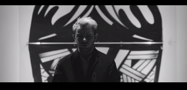 Lorenzo Fragola feat. Two Fingerz, Matrioska: testo e video ufficiale