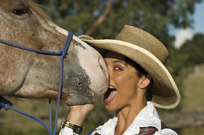 Natalia Estrada: “Basta tv, ci sono persone più pazze dei cavalli”