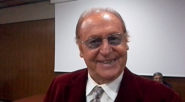 Renzo Arbore a Blogo: “Sono cascato nella trappola dell'”anniversarite”! Un programma nuovo? Dico no perché non devo ripetermi”