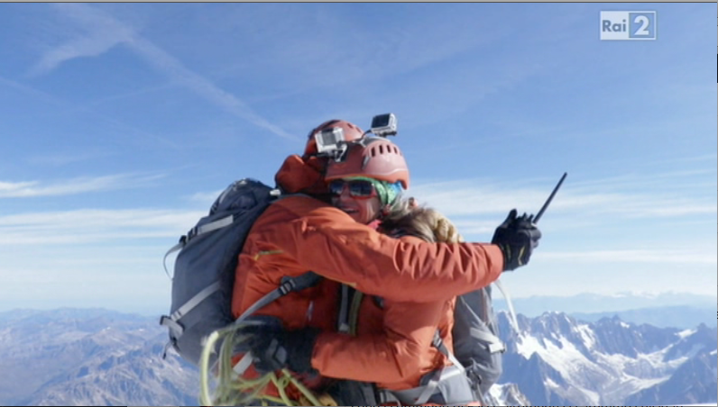 Monte Bianco, Zambrotta scala un reality senza parole. Per la Balivo finale agrodolce