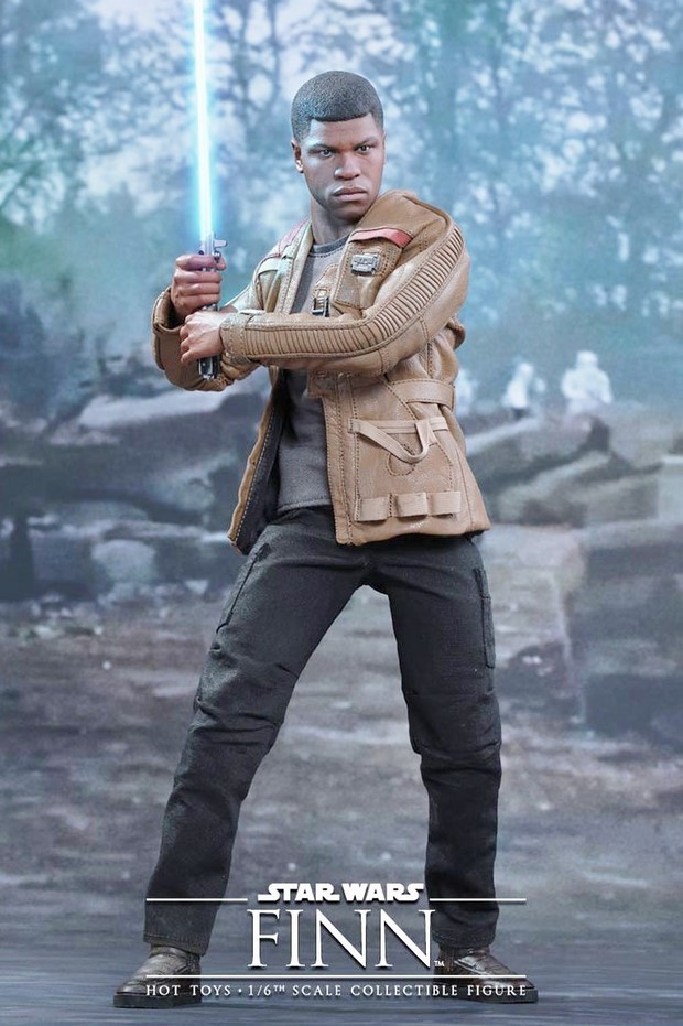 Star Wars 7: nuova action figure Hot Toys del Finn di John Boyega