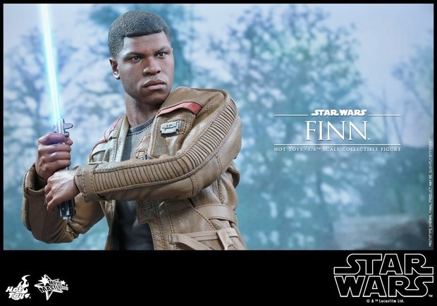 Star Wars 7: nuova action figure Hot Toys del Finn di John Boyega