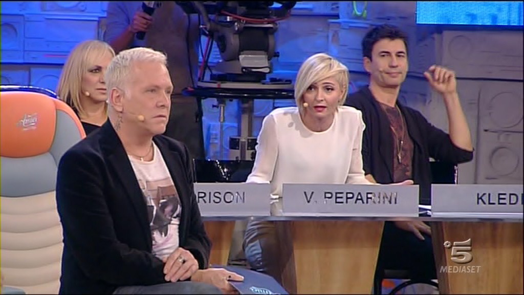Amici 15, puntata del 9 gennaio: entrano Carmela, Arianna e Francesco, eliminati i Raft, Paolo rimane