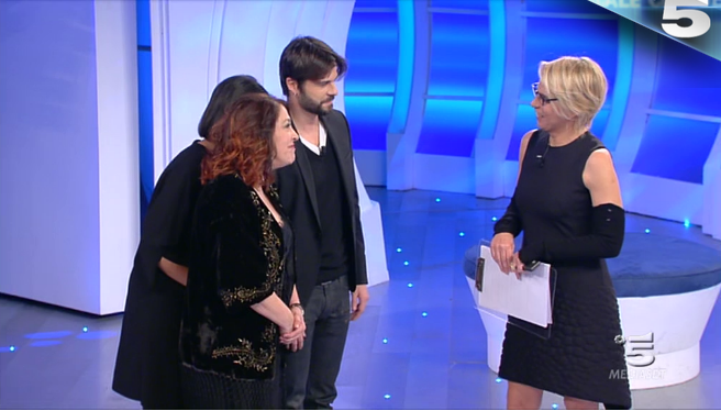 C’è posta per te 30 gennaio 2016 | Tutte le storie | Stefano Accorsi, Maria Bouzas e Jordi Coll de Il Segreto ospiti