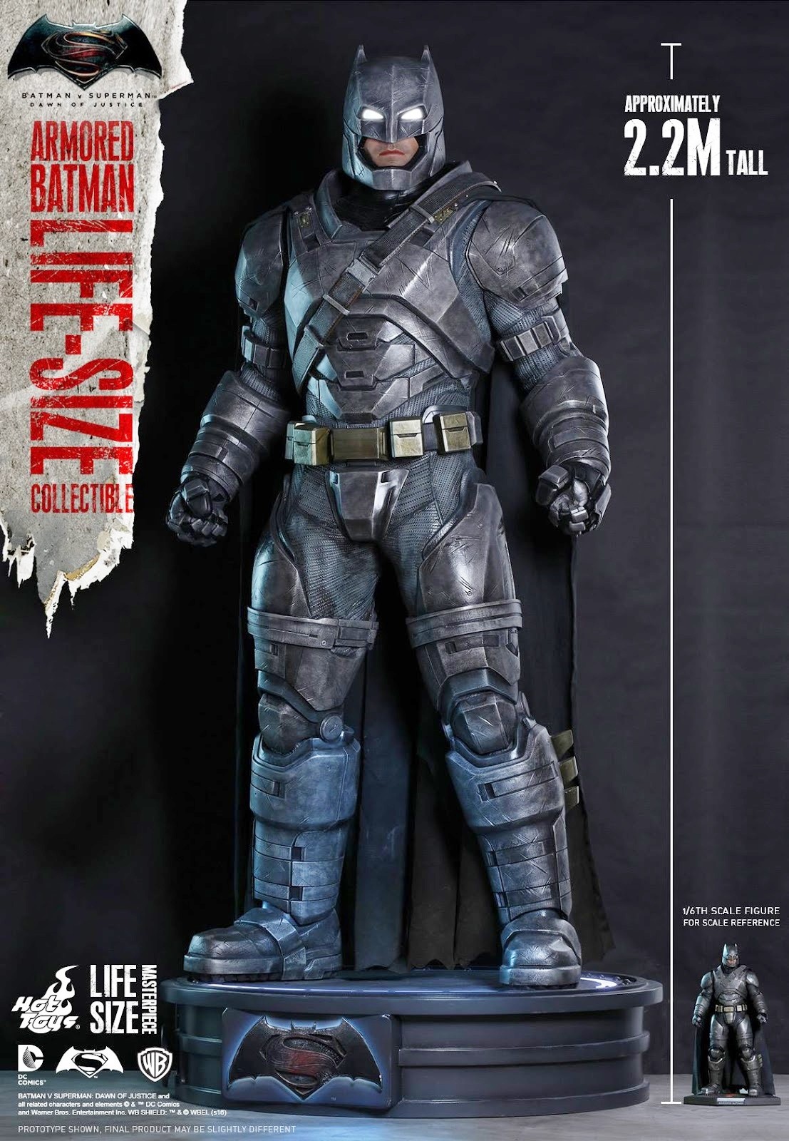 Batman v Superman: la statua a grandezza naturale Hot Toys dell’armatura di Batman