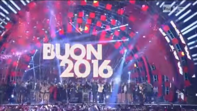 Capodanno 2016 anticipato su Rai 1, licenziato Antonio Azzalini