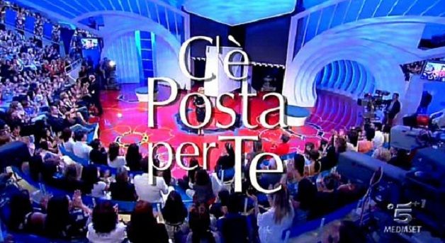 C’è posta per te, rifiutato dall’ex fidanzata anche in tv, accoltella il nuovo compagno della ragazza