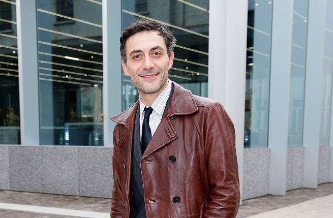 Deejay Tv, Filippo Timi condurrà Tadà: non era “snob” nei confronti della tv?