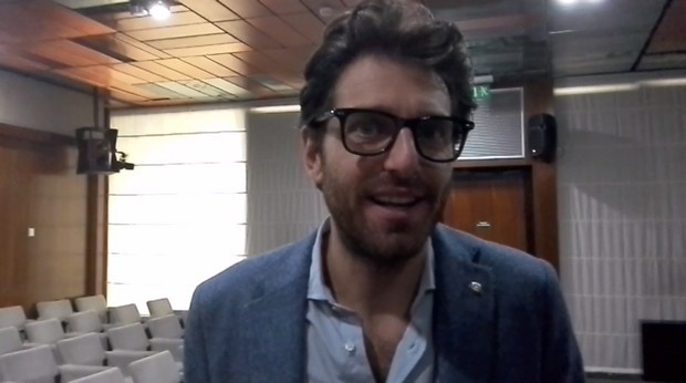 Giampaolo Morelli a Blogo: “Coliandro è tornato quando non ci pensavamo più. Tra lui e Don Matteo, cosa sceglierei? La risposta è inutile darla!”