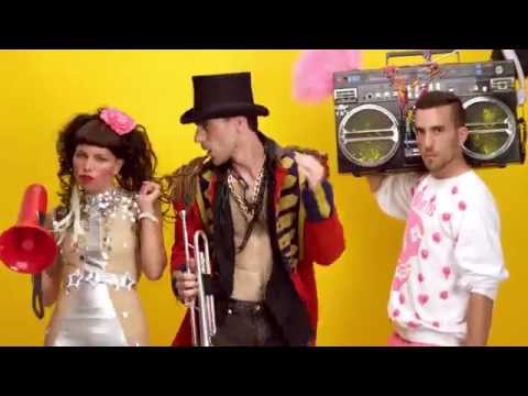 Clip Just Come With Me Come L’acqua per gli Elefanti