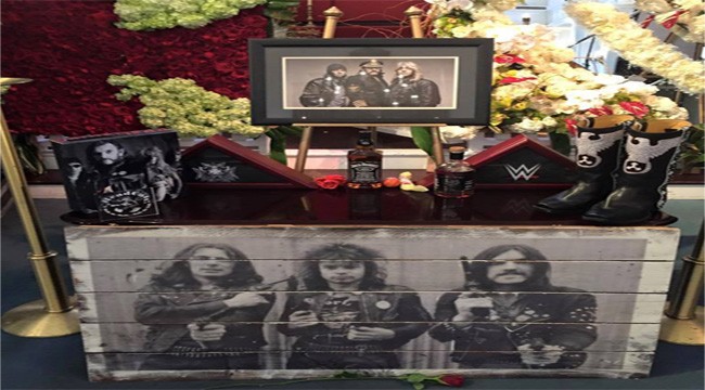Lemmy, al funerale assenti Phil Campbell e Fast Eddie Clarke: ecco le loro spiegazioni