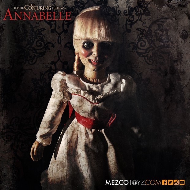 L’evocazione – The Conjuring: replica ufficiale della bambola Annabelle (foto)