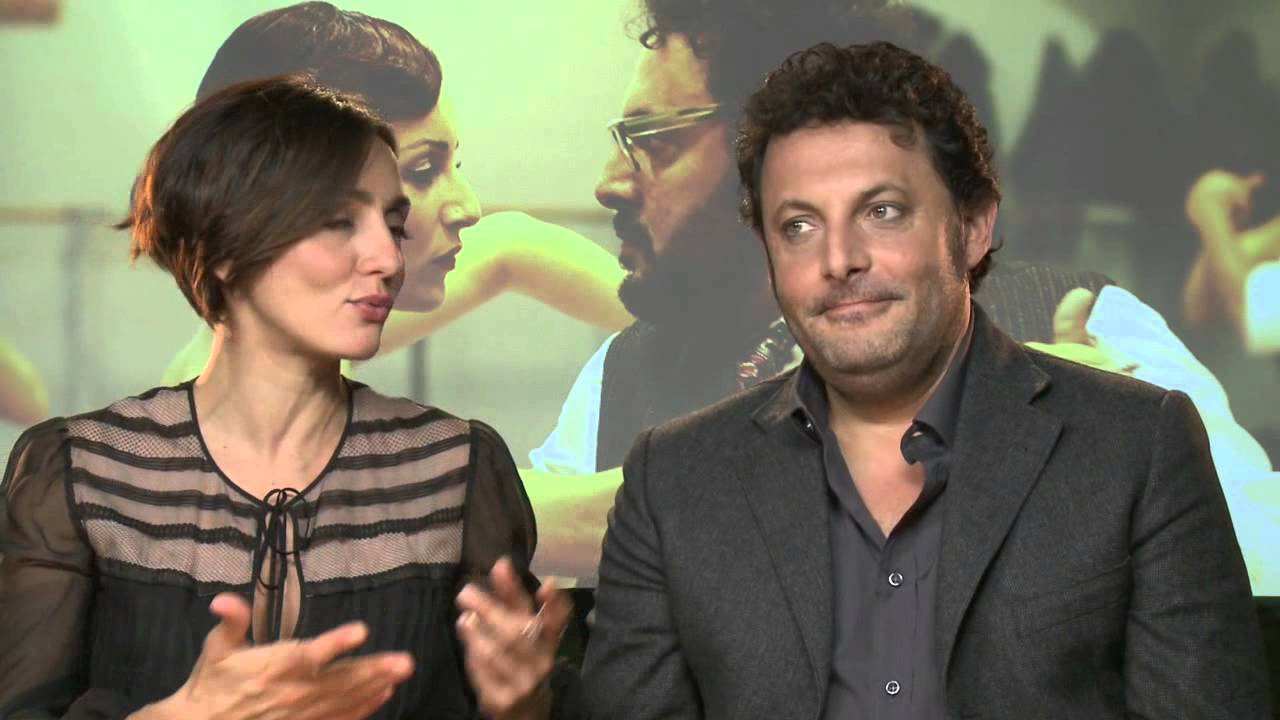 Stai lontana da me – Intervista a Enrico Brignano e Ambra Angiolini