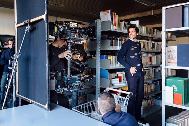 Mika, Hurts è la colonna sonora del film Un bacio: testo e traduzione