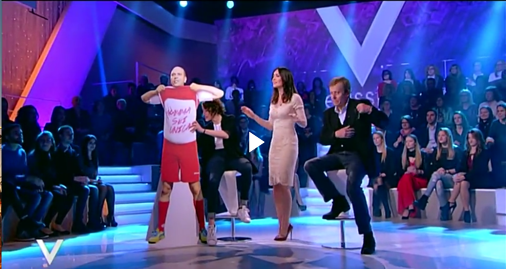 Verissimo, Checco Zalone dà buca alla Toffanin pure al telefono (ma lei lo lancia lo stesso nel promo)