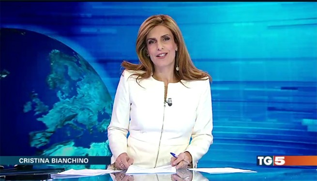 Tg5, malore per la conduttrice Cristina Bianchino. Mimun rassicura: “Sta bene”