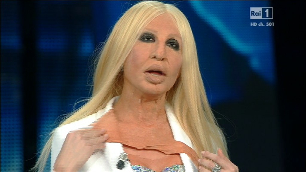 Virginia Raffaele a Sanremo 2016: l’imitazione di Donatella Versace