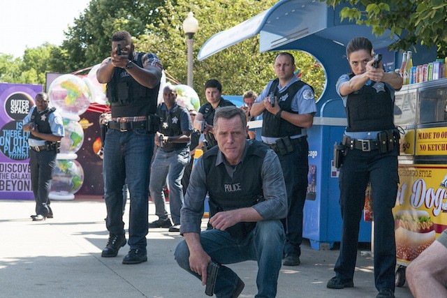 Chicago Pd, la terza stagione su Premium Crime: Voight e la squadra si aiutano tra di loro