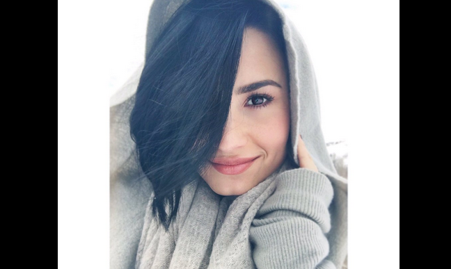 Taylor Swift dona 250.000 $ a Kesha e le parole di Demi Lovato suscitano polemiche sul web