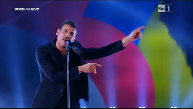 Sanremo 2016, Francesco Gabbani vince fra i giovani con Amen (testo e video)