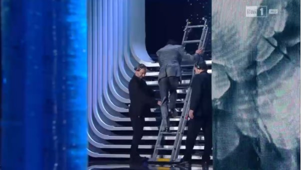Gabriel Garko a Sanremo 2016 | Foto quarta serata | Venerdì 12 febbraio