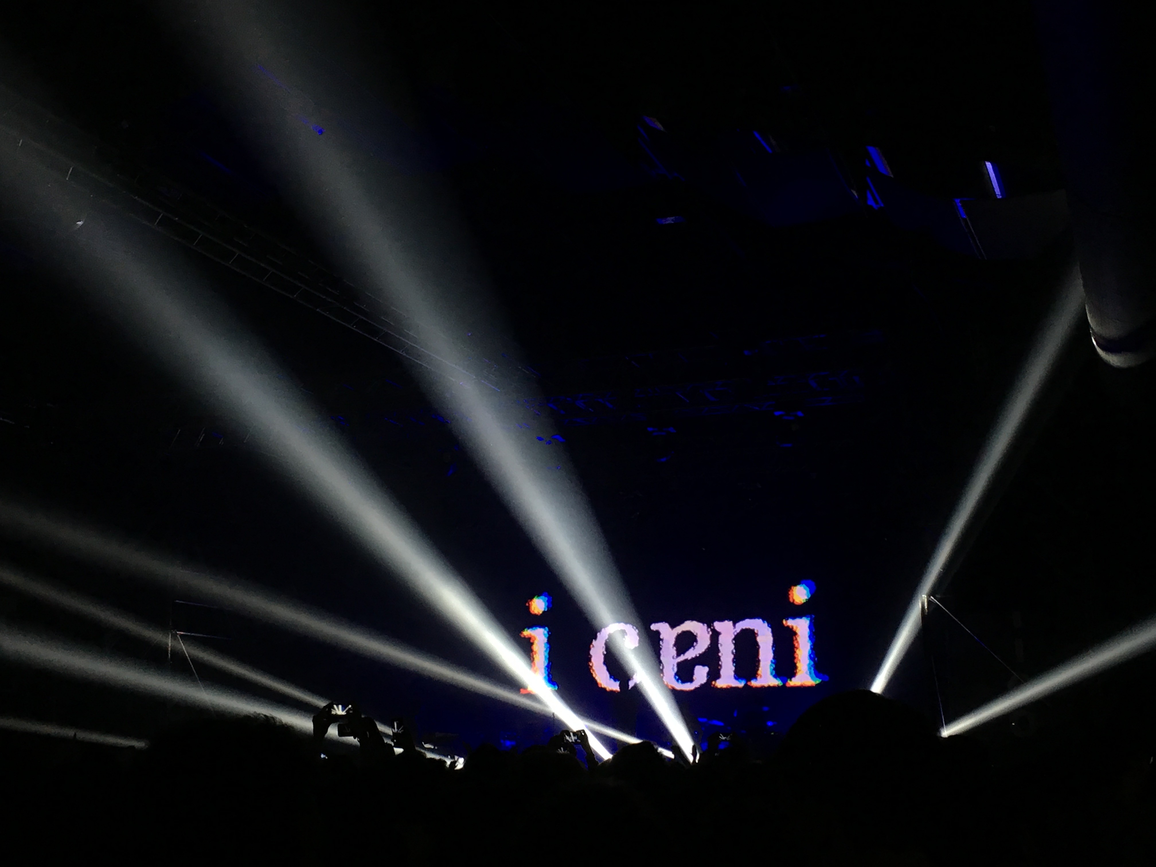 I Cani + Calcutta, il live report del concerto all’Atlantico di Roma, 23 febbraio 2016
